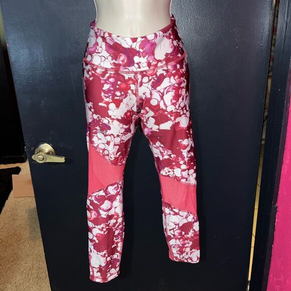 Under Armor workout pants. Yoga pants. legging Size medium. Brick red and white. - Picture 2 of 11